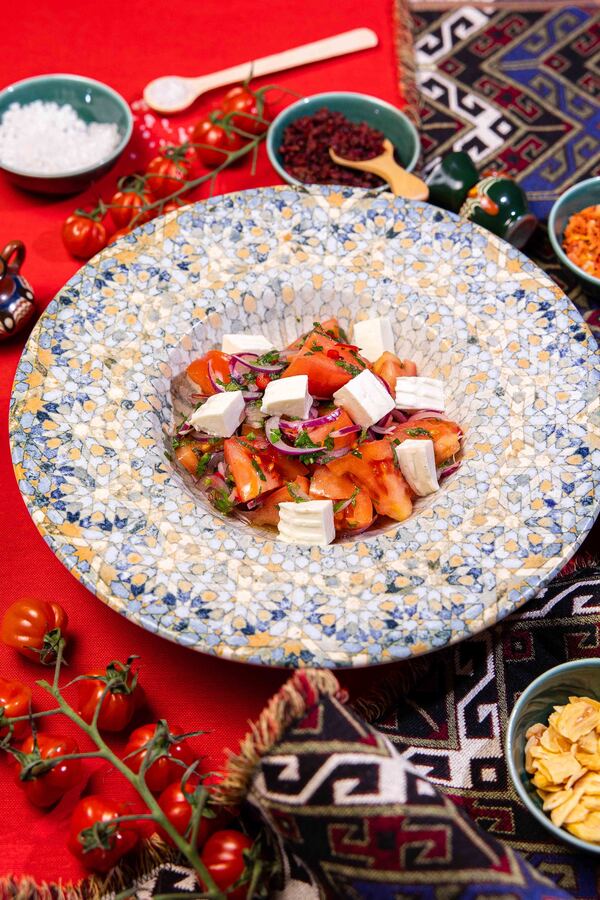 SALATĂ GAMARJOBA